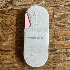 Women's Four Pairs Invisible Socks NWT US Size 4 - 8 White Gray Tan Brown